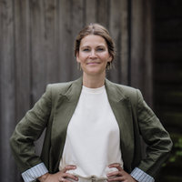 Porträtphoto der Referentin Stefanie Auer